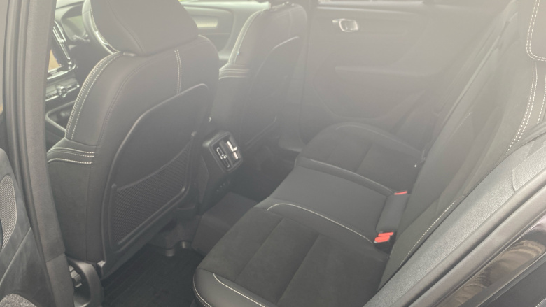 Volvo XC40 2.0 B3P Plus Dark 5dr Auto Petrol Estate